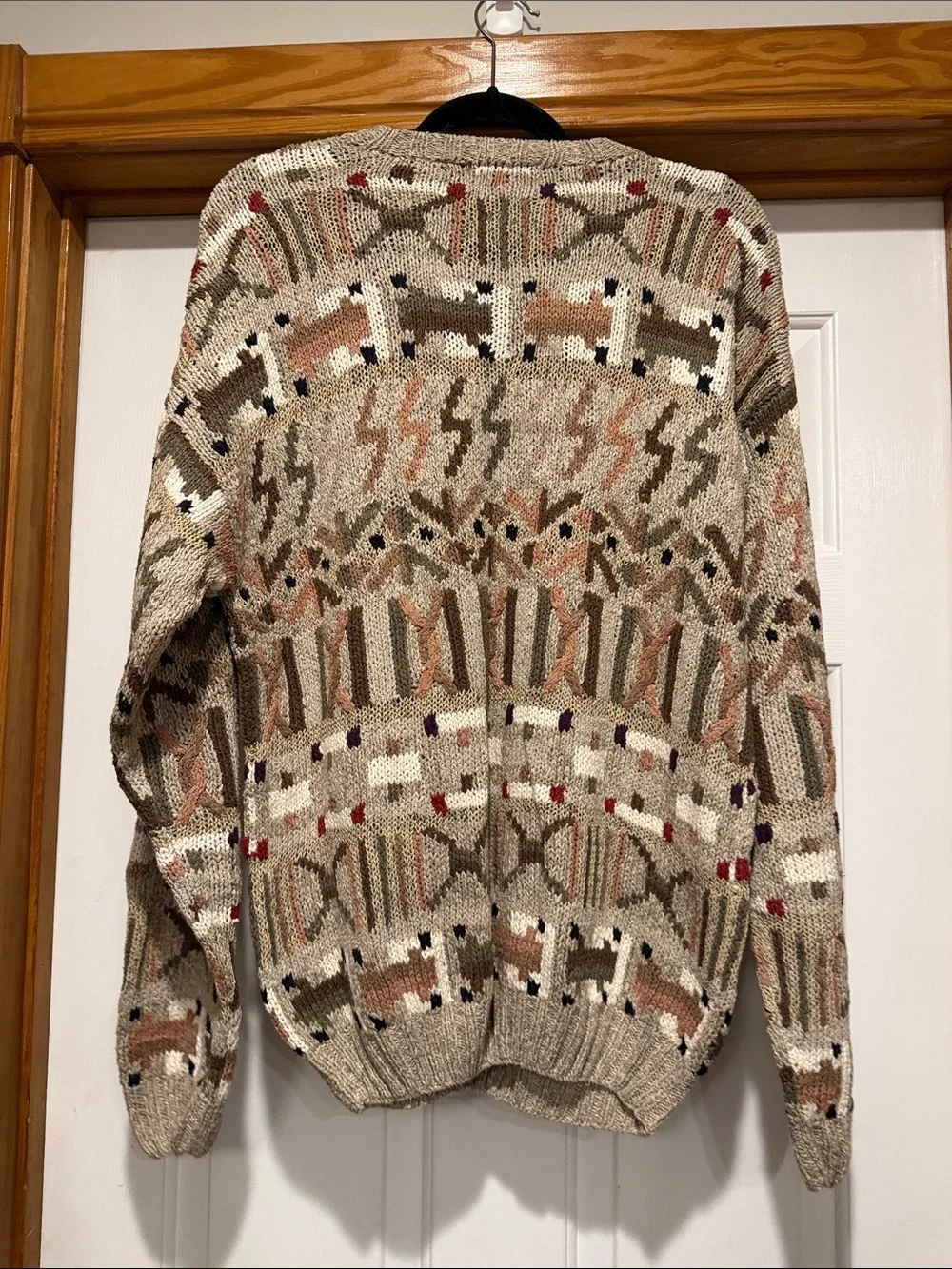 Vintage-Inspired Neutral Pattern Crewneck Sweater - Beige